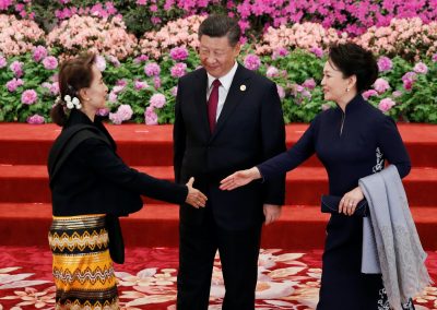 Former Myanmar State Counsellor Aung San Suu Kyi (L) arrives to attend a welcoming banquet for the Belt and Road Forum hosted by Chinese President Xi Jinping and his wife Peng Liyuan at the Great Hall of the People in Beijing, China, 26 April, 2019 (Photo: Reuters/Jason Lee/Pool).